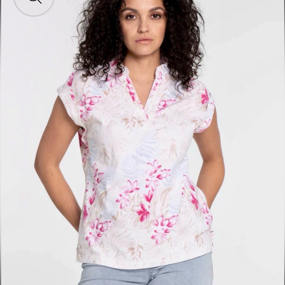 Lois Linen Blend Floral V-Neck Sleeveless Top in Pink and Cream